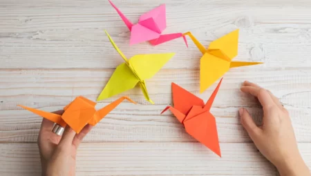Kağıt Sanatları: Origami ve Kağıt Kesme Projeleri